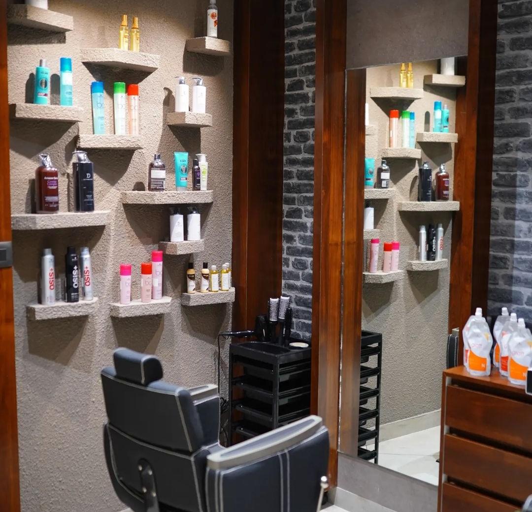 GLOW MAX BEAUTY SALON AND SKIN CARE VETTICHIRA